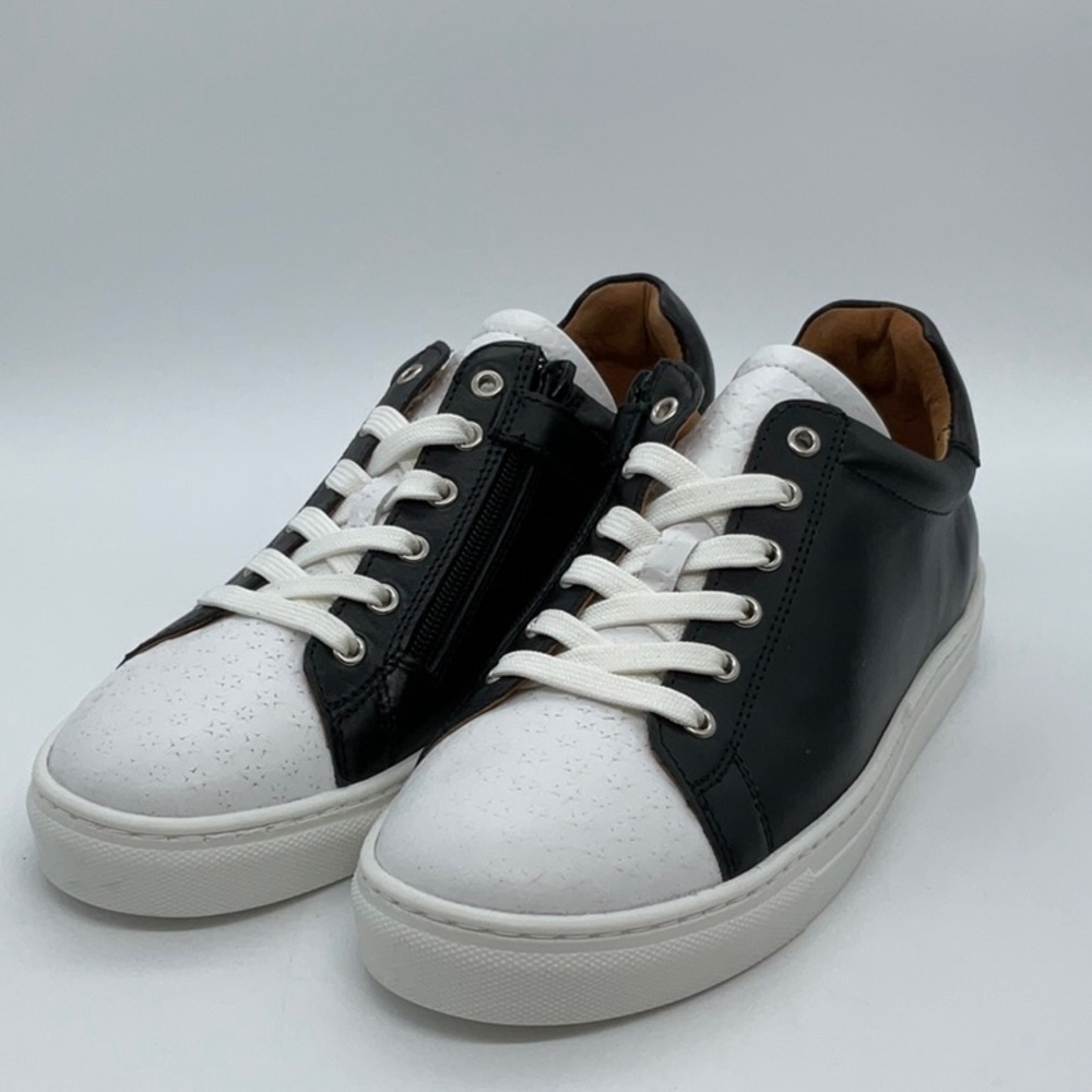 Atlanta Mocassin Black And White Star Sneaker